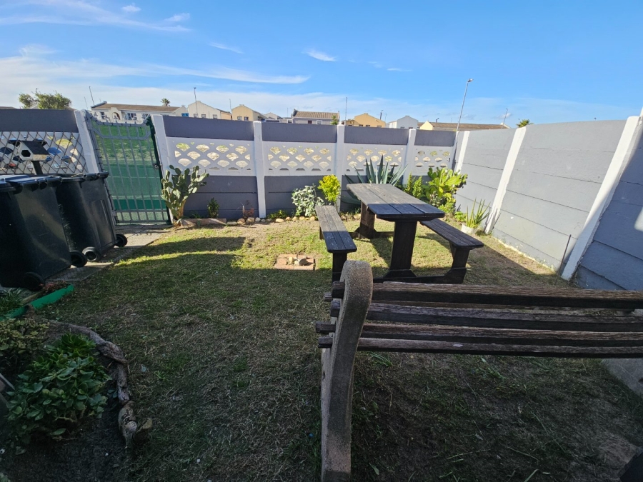 4 Bedroom Property for Sale in Strandfontein Village Western Cape